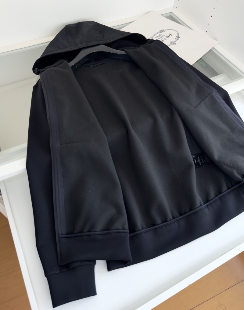 Pra*a outwear